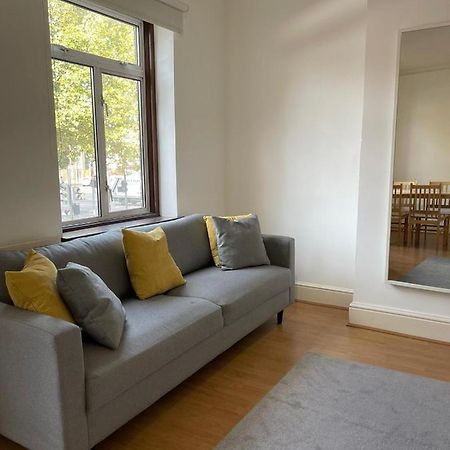 Amazing 3 Bedroom Flat Minutes From Tower Bridge Londra Esterno foto