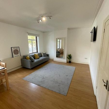Amazing 3 Bedroom Flat Minutes From Tower Bridge Londra Esterno foto