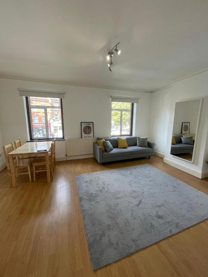 Amazing 3 Bedroom Flat Minutes From Tower Bridge Londra Esterno foto