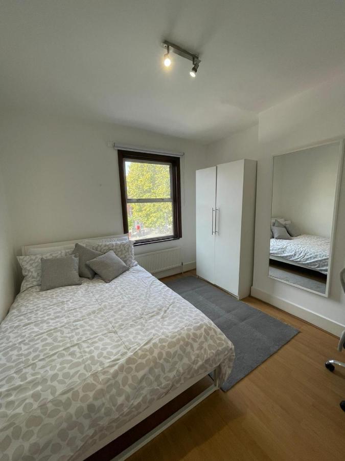 Amazing 3 Bedroom Flat Minutes From Tower Bridge Londra Esterno foto